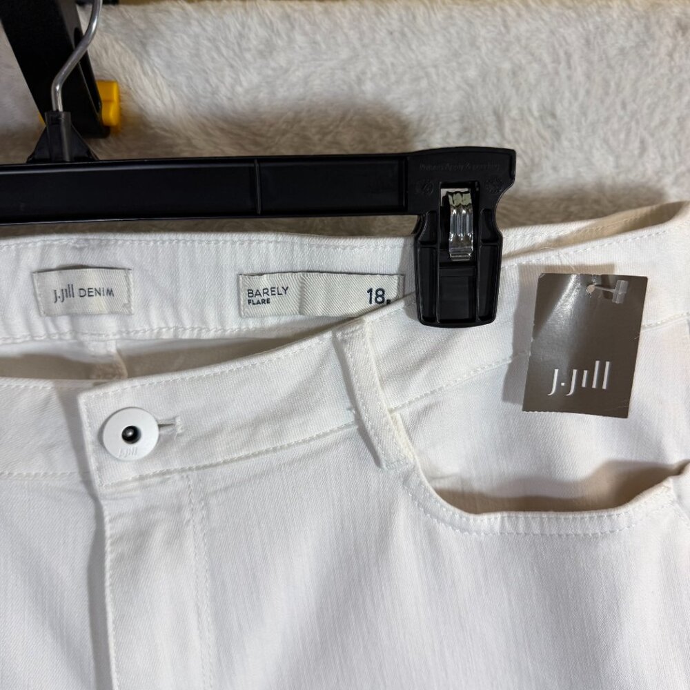 NWT JJill 18 Barely Flare‎ White Jean Clean Girl Minimalist Modern Denim - Picture 3 of 7